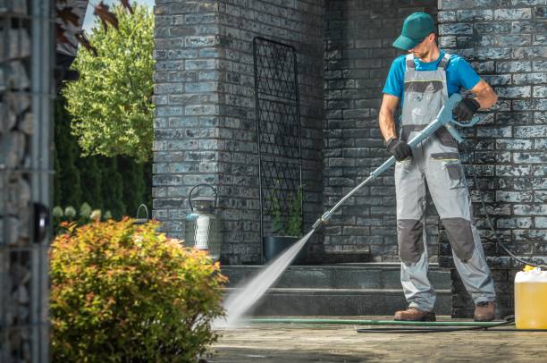 Best Pool Deck Cleaning  in North Puyallup, WA